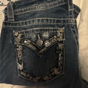 28 miss me, in great condition, just too small for me.